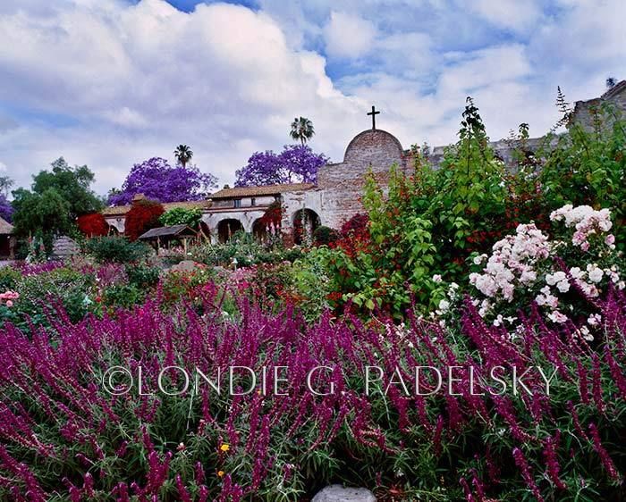 Garden Flowers, Historic California Mission ©Londie G. Padelsky CCM-1078_LondieGPadelsky