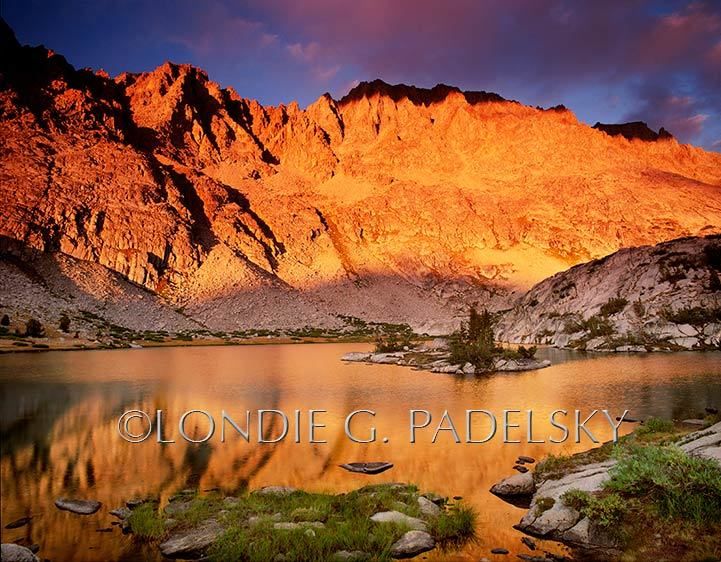 Alpenglow strikes the Sierra Nevada Mountains, Kings Canyon National Park, California ©Londie Garcia Padelsky PADELSKY#14_LondieGPadelsky