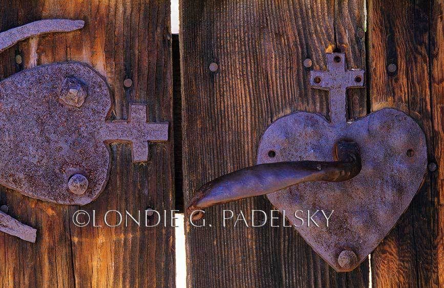 Decorative gate latch, Historic California Mission ©Londie G. Padelsky CM35_1101_LondieGPadelsky