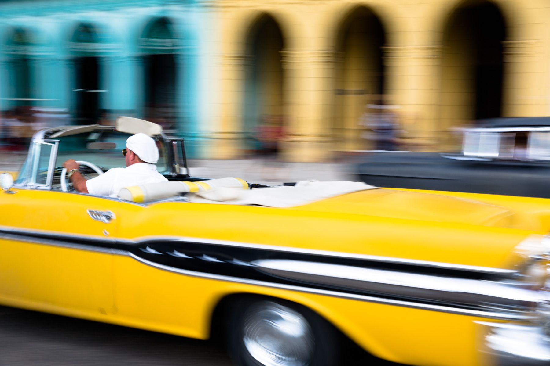1havana__cuba__tropicana__old_car_8727