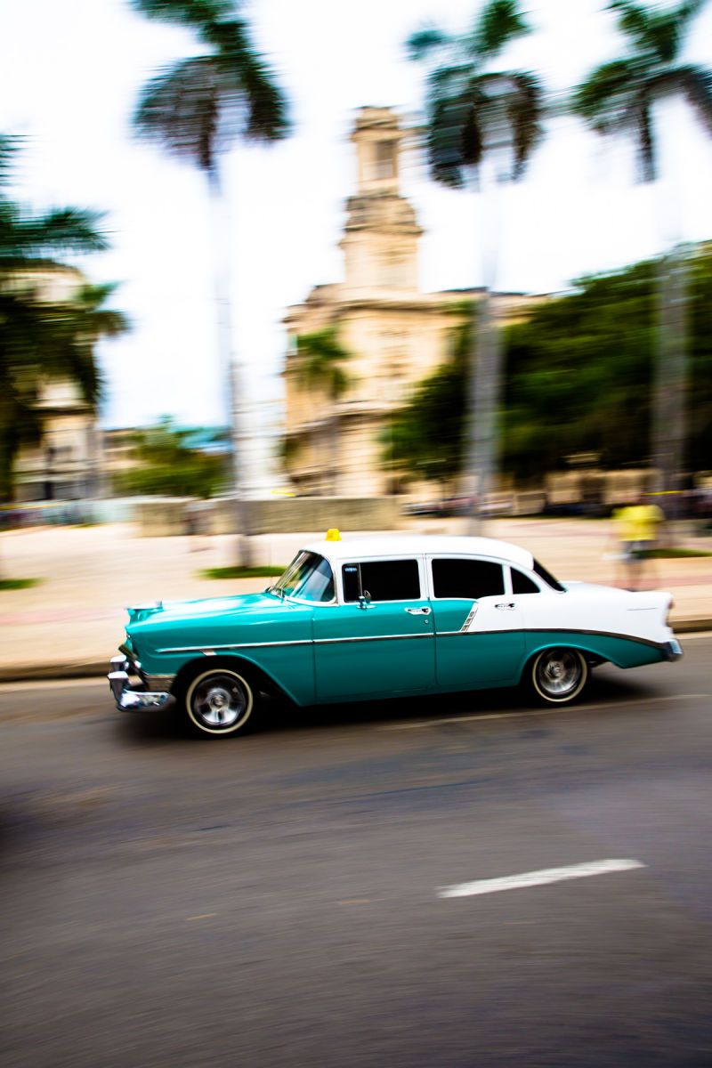 1havana__cuba__tropicana__old_car_8407