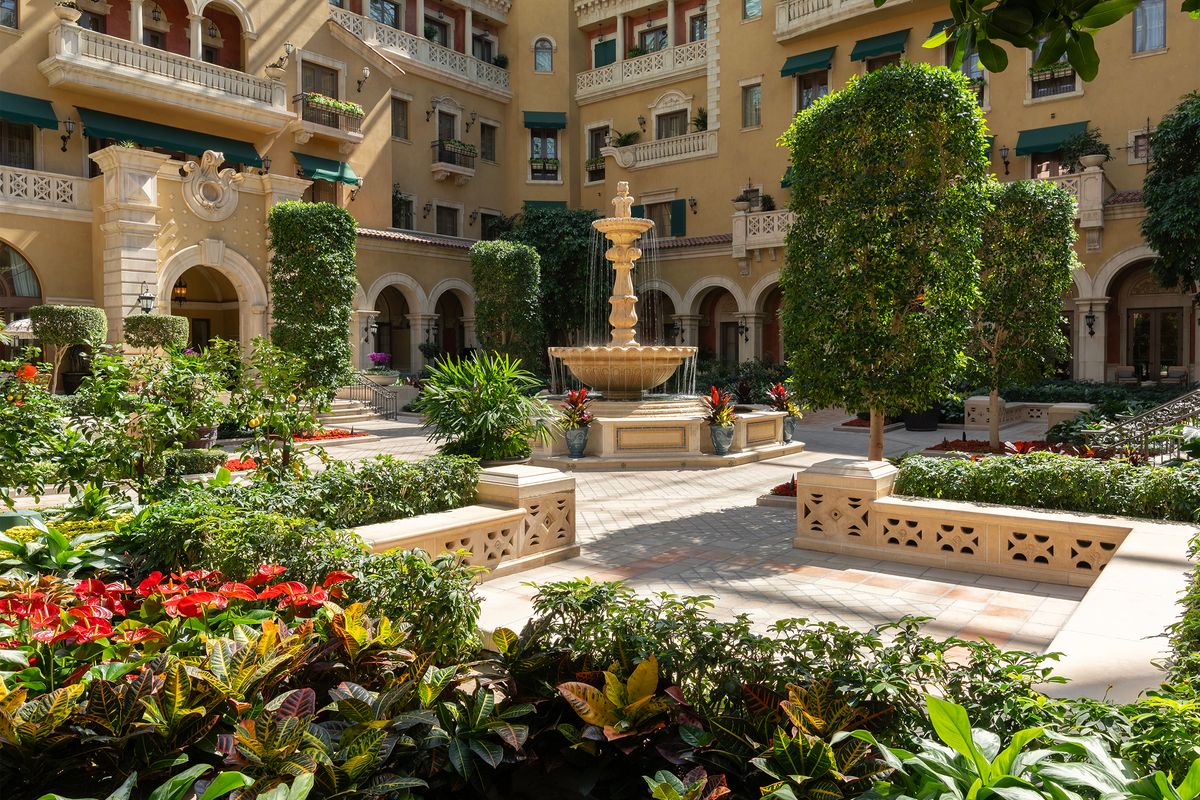 MGM_MANSION_03.jpg