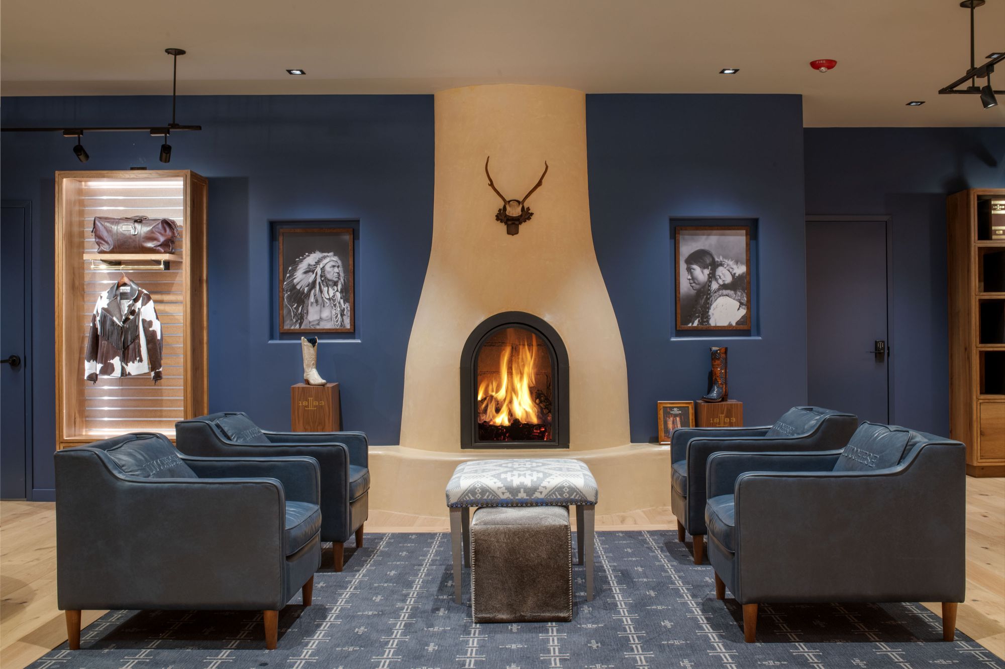 Lucchese_interiors Photography.jpg