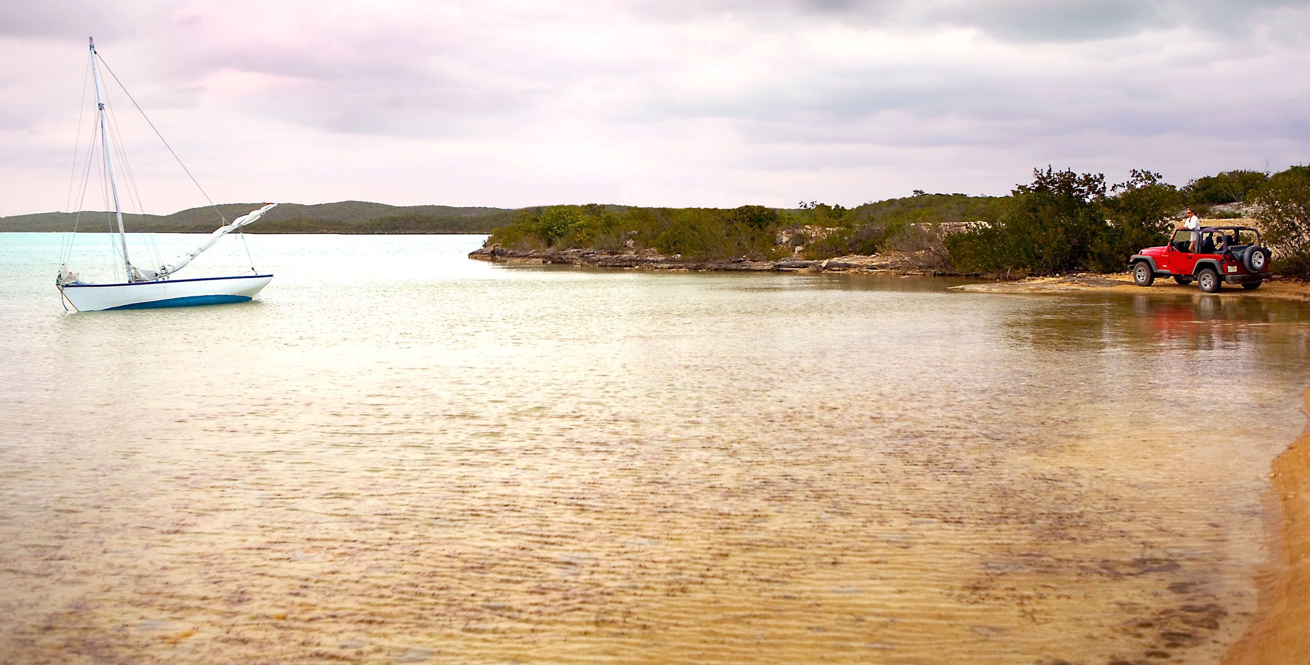 1sailboat_and_jeep_turks1.jpg