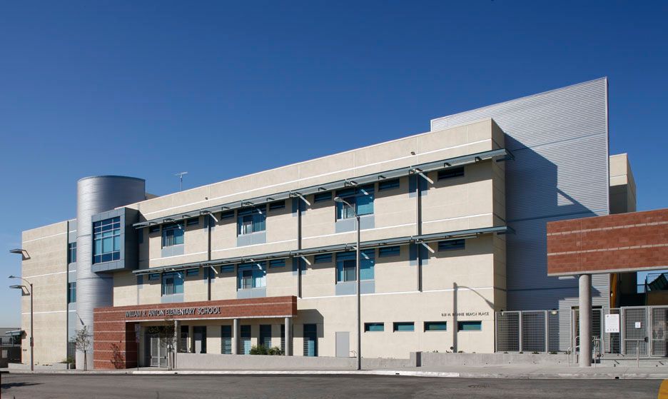 LAUSDSchool19Exterior10.jpg