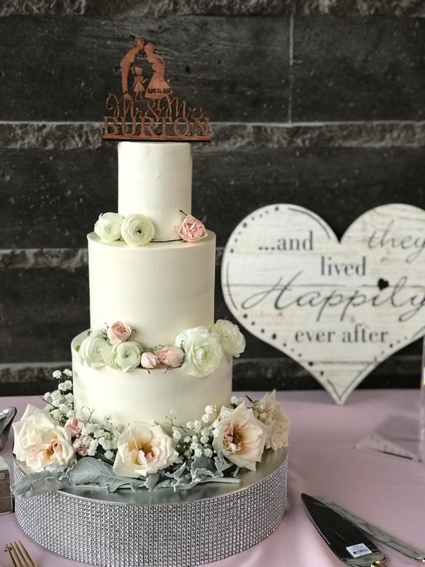 White Cake with Floral