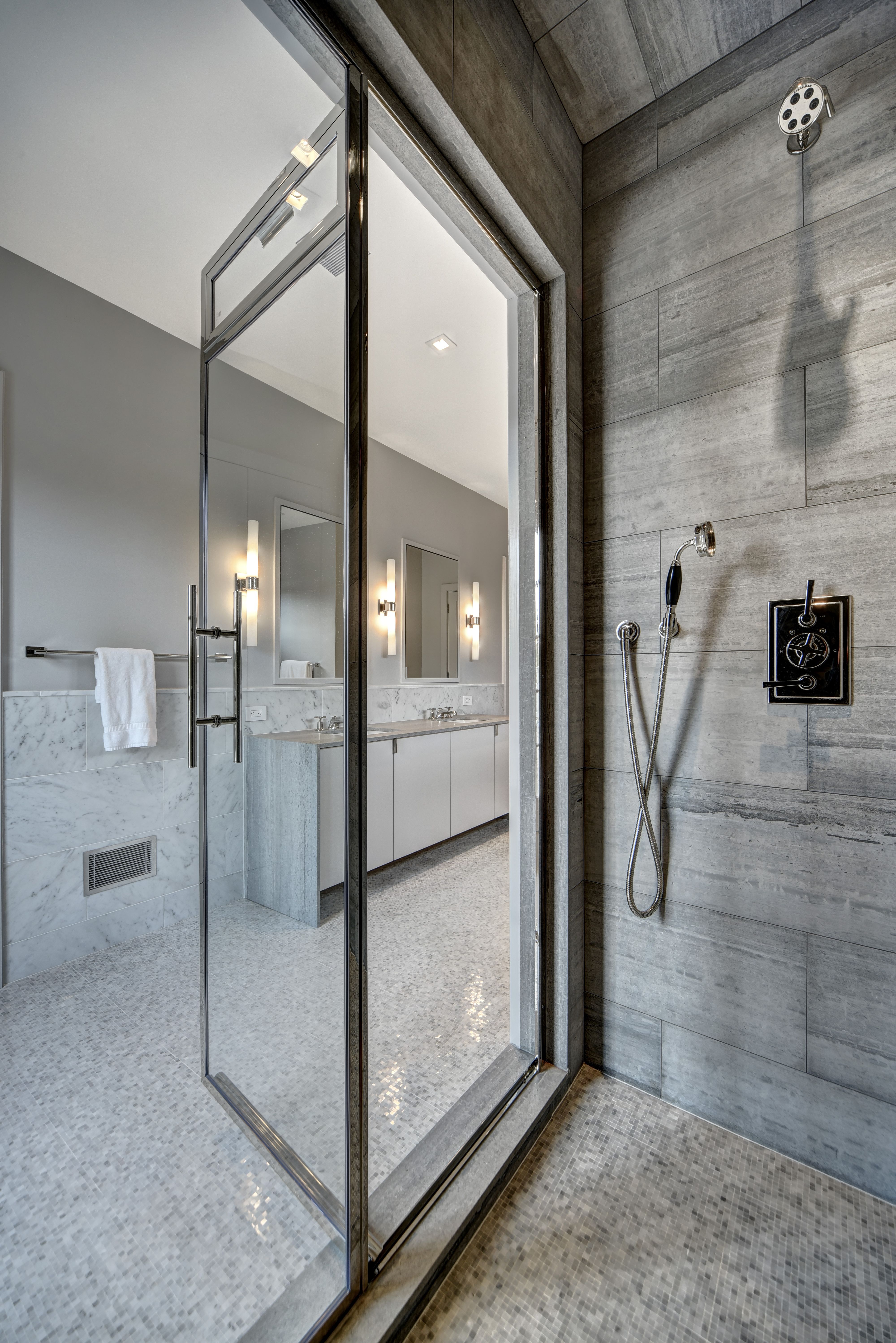 206 Bluff Rd.interiors 16.jpg