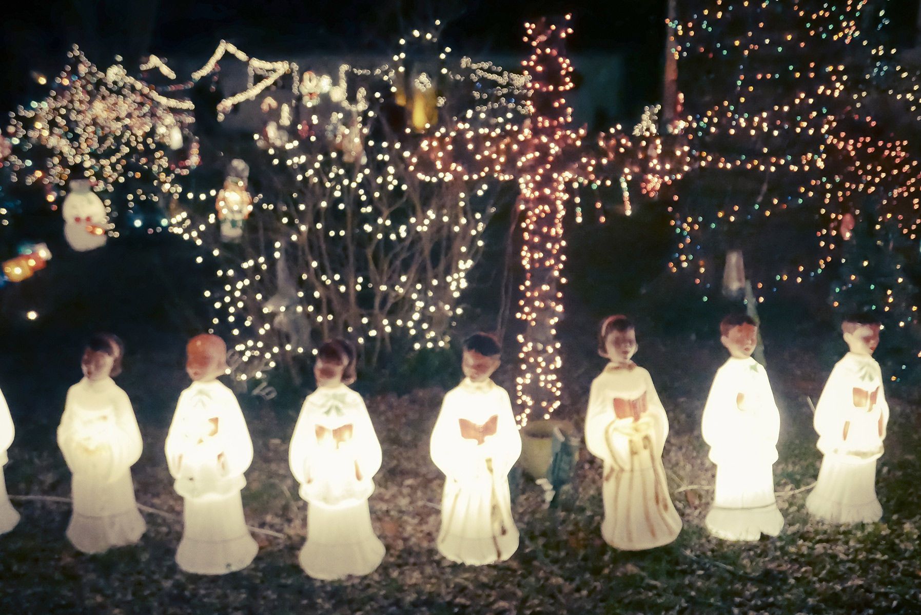 1singers220_px680cold__