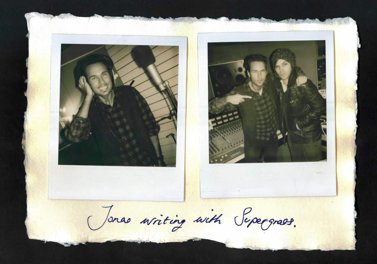 © Hazel Thompson
Singer/Song Writer Jonas Myrin 103_jonasmyrin