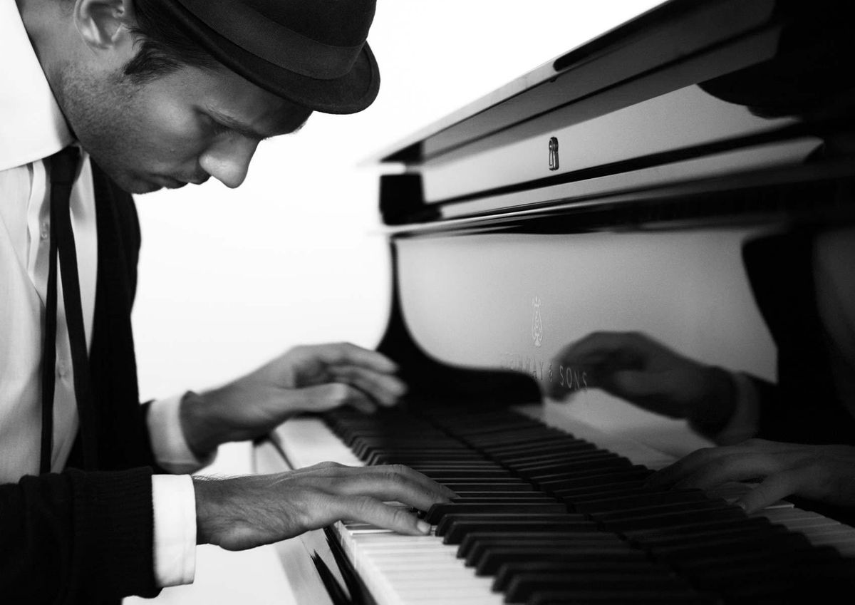 © Hazel Thompson
Singer/Song Writer Jonas Myrin 101_jonasmyrin