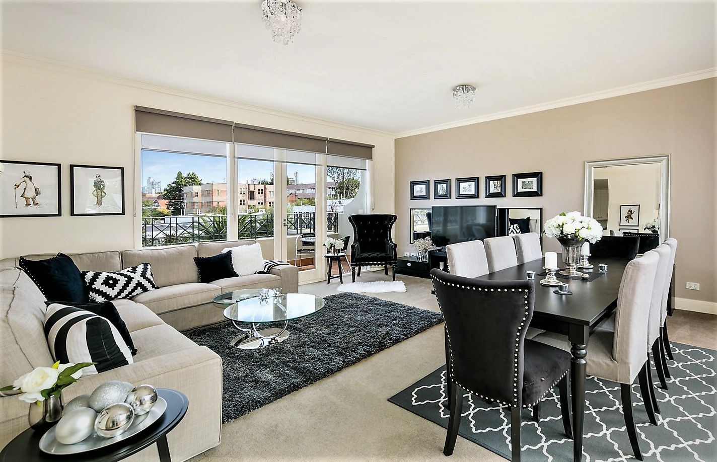 Caroline 00497704_img_02_1600x-ed.jpg