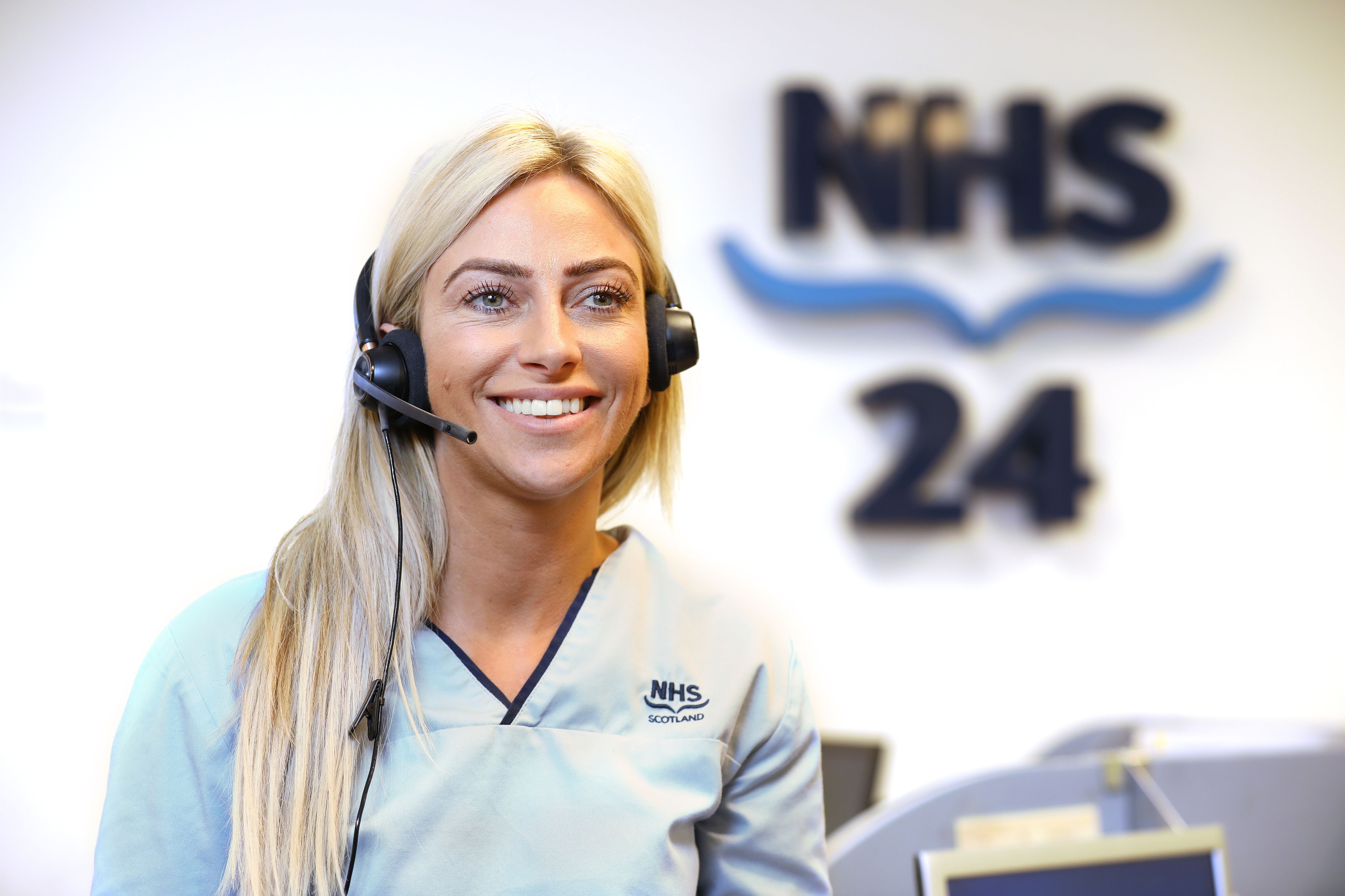 nhs 24 call handler