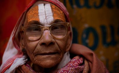 woman_varanasi1_v05.jpg