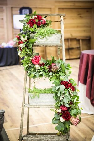 Progressive, Artistic Floral Decor Decor