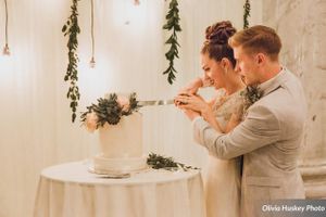 Lexie_Neil_Utah_State_Capitol_Salt_Lake_City_Utah_Bride_Groom_Cutting_Cake.jpg