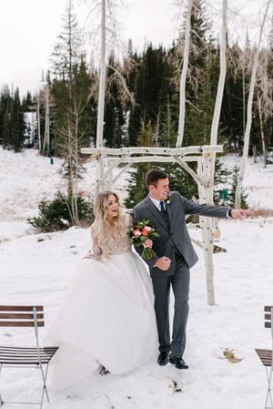 Hoopes Events | Rocky Mountain Bride | Winter Elopement | Deer Valley | Empire Lodge | Park City Utah | Greeting Guests Rocky_Mountain_Bride_Winter_Elopement_Deer_Valley_Empire_Lodge_Deer_Valley_Resort_Park_City_Utah_Greeting_Guests.jpg