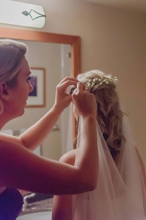 Final Touches, Bride's Veil Getting Ready