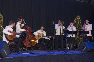 Band Entertainment Sizzling Platters 2015