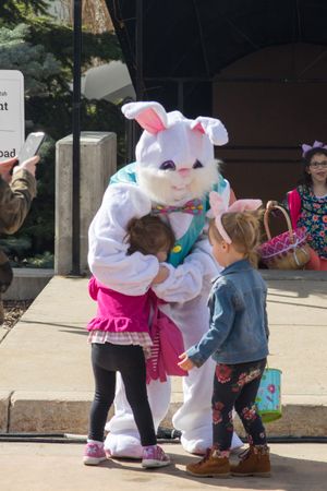 Hoopes Events | Zermatt Spring Extravaganza | 2018 | Zermatt Utah Resort | Midway Utah | Easter Bunny Hugs Adorable Fans Zermatt_Spring_Extravaganza_2018_Zermatt_Utah_Resort_Midway_Utah_Easter_Bunny_Hugs.jpg