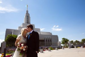 Hoopes Events | Tori and Sterling | Quiet Meadow Farms | Mapleton Utah | Bride and Groom Kissing in Front of Draper Temple Tori_Sterling_Quiet_Meadow_Farms_Mapleton_Utah_Bride_Groom_Kissing_Temple.jpg