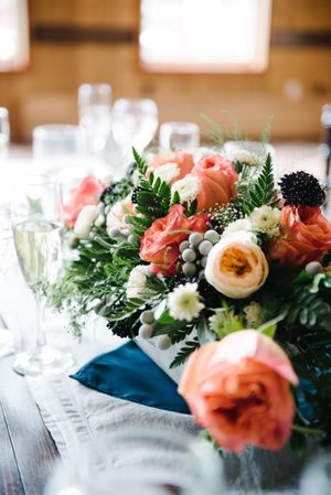 Hoopes Events | Rocky Mountain Bride | Winter Elopement | Deer Valley | Empire Lodge | Park City Utah | Elegant Floral Centerpiece Rocky_Mountain_Bride_Winter_Elopement_Deer_Valley_Empire_Lodge_Elegant_Floral_Centerpiece.jpg