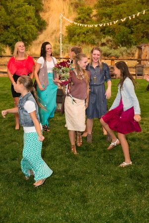 Hoopes Events | Tori and Sterling | Quiet Meadow Farms | Mapleton Utah | Bride's Bouquet Caught Tori_Sterling_Quiet_Meadow_Farms_Mapleton_Utah_Bride's_Bouquet_Caught.jpg