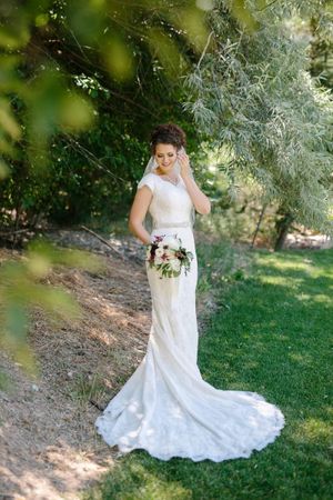 Hoopes Events | Chloe and Austin | Ben Lomond Suites | Ogden Utah | The Great Gatsby Wedding | Bride in Elegant Dress Chloe_Austin_Ben_Lomond_Suites_Ogden_Utah_Great_Gatsby_Bride_Elegant_Dress.jpg
