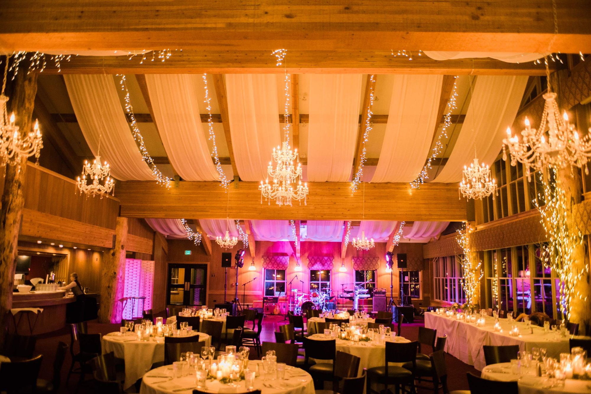 Julia_Mark_Silver_Lake_Lodge_Deer_Valley_Resort_Park_City_Utah_Dinner_Tables_Lit_By_Chandeliers_Glowing_Candles.jpg