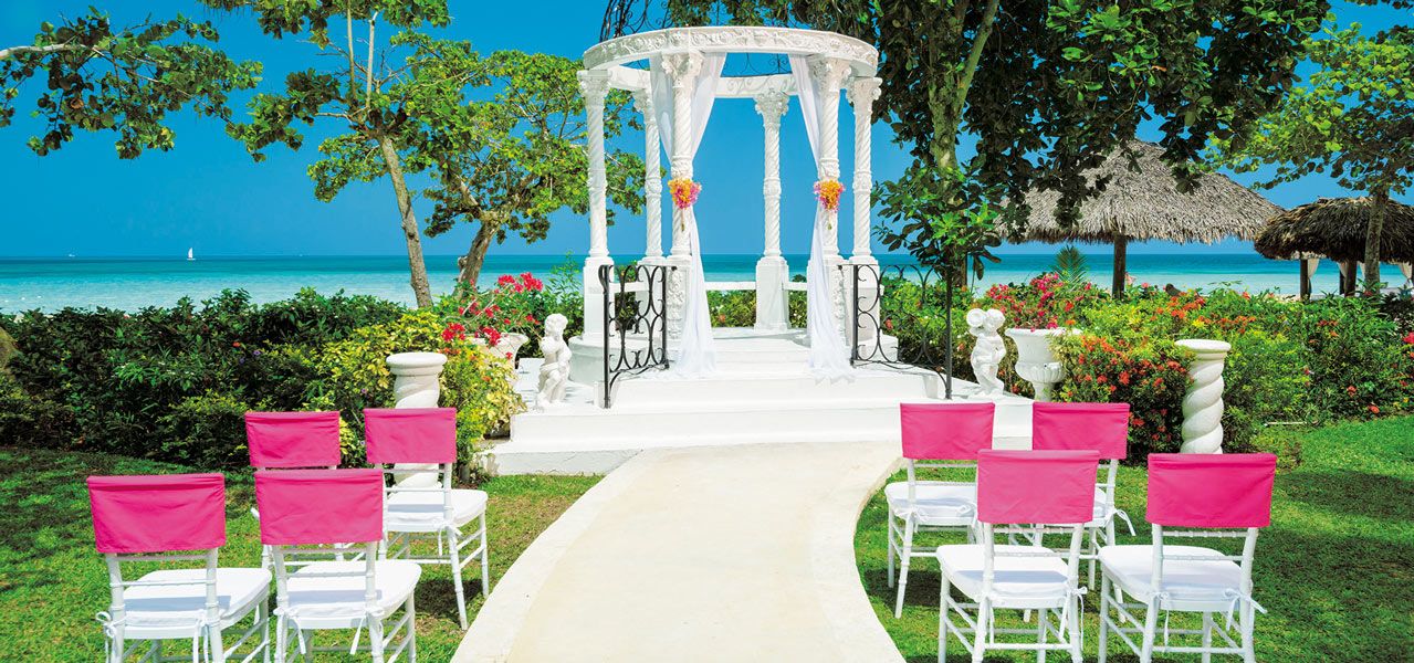 Hoopes_Travel_Sandals_Destination_Wedding_Free_Wedding_Ceremony.jpg