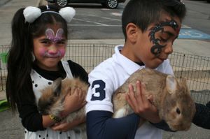 Hoopes Events | Zermatt Spring Extravaganza | 2019 | Zermatt Utah Resort | Midway Utah Young Children Holding Rabbits | Children's Activities Zermatt_Spring_Extravaganza_2019_Midway_Utah_Young_Children_Holding_Rabbits_Childrens_Activities.jpg