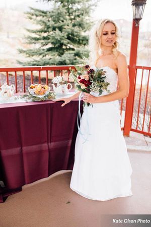 Hoopes Events | Modern Vintage Wedding | Zermatt Resort | Midway Utah | Styled | Colorful Autumn Bouquet | Tempting Desserts Modern_Vintage_Wedding_Styled_Zermatt_Resort_Midway_Utah_Colorful_Autumn_Bouquet_Tempting_Desserts.jpg