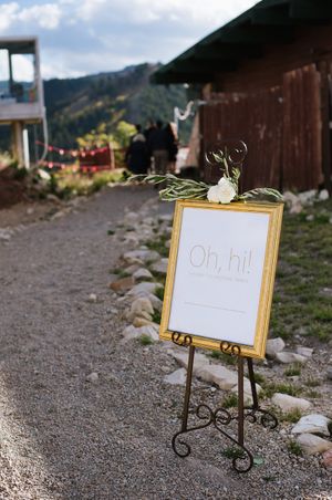Welcome Sign Details