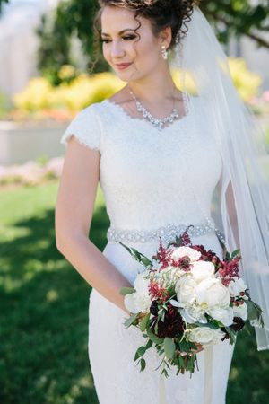 Hoopes Events | Chloe and Austin | Ben Lomond Suites | Ogden Utah | The Great Gatsby Wedding | Beautiful Smiling Bride | Elegant Bouquet Chloe_Austin_Ben_Lomond_Suites_Ogden_Utah_Great_Gatsby_Beautiful_Smiling_Bride_Elegant_Bouquet.jpg