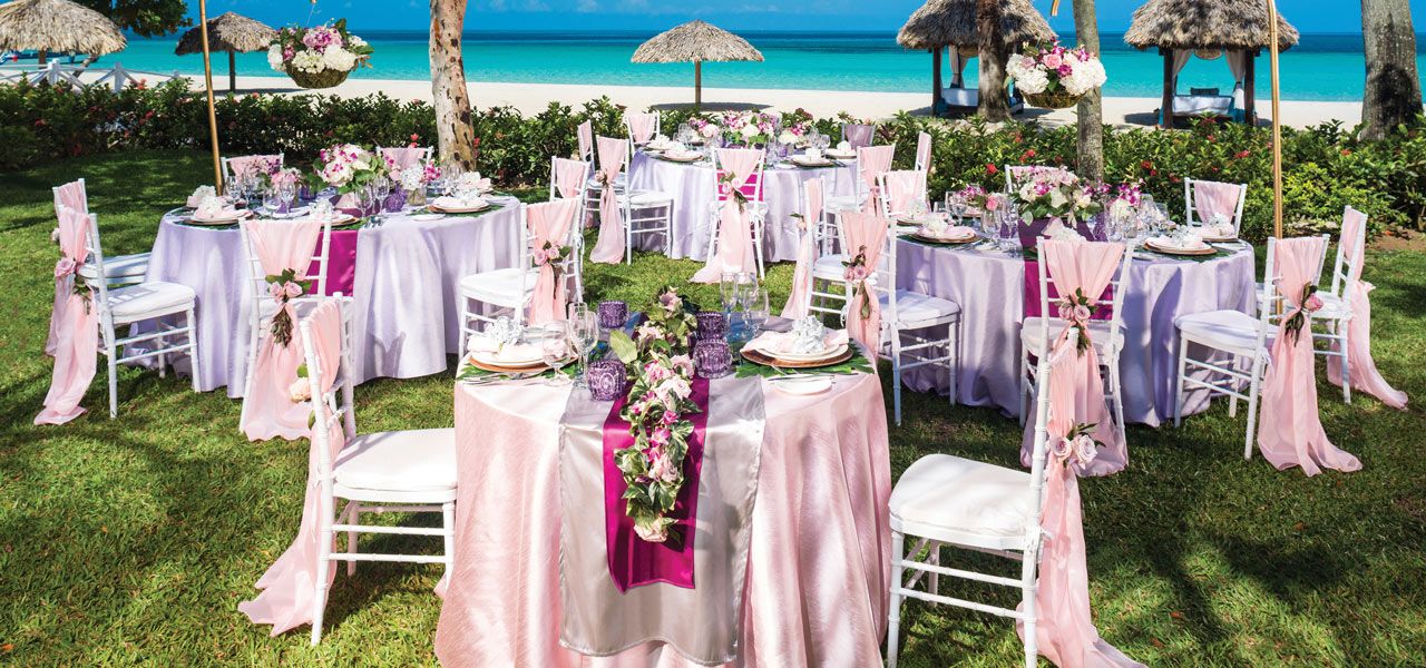 Hoopes_Travel_Sandals_Destination_Wedding_English_Garden_Reception.jpg