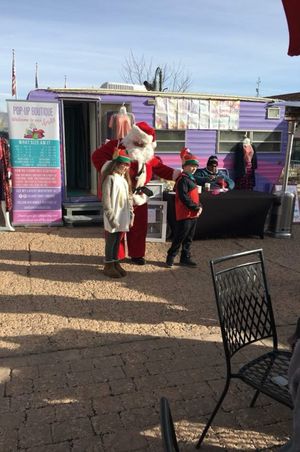 Hoopes Events | Zermatt Swiss Christmas | 2017 | Zermatt Utah Resort | Midway Utah | Santa Working the Crowd Zermatt_Swiss_Christmas_2017_Zermatt_Utah_Resort_Midway_Utah_Santa_Working_the_Crowd.jpg