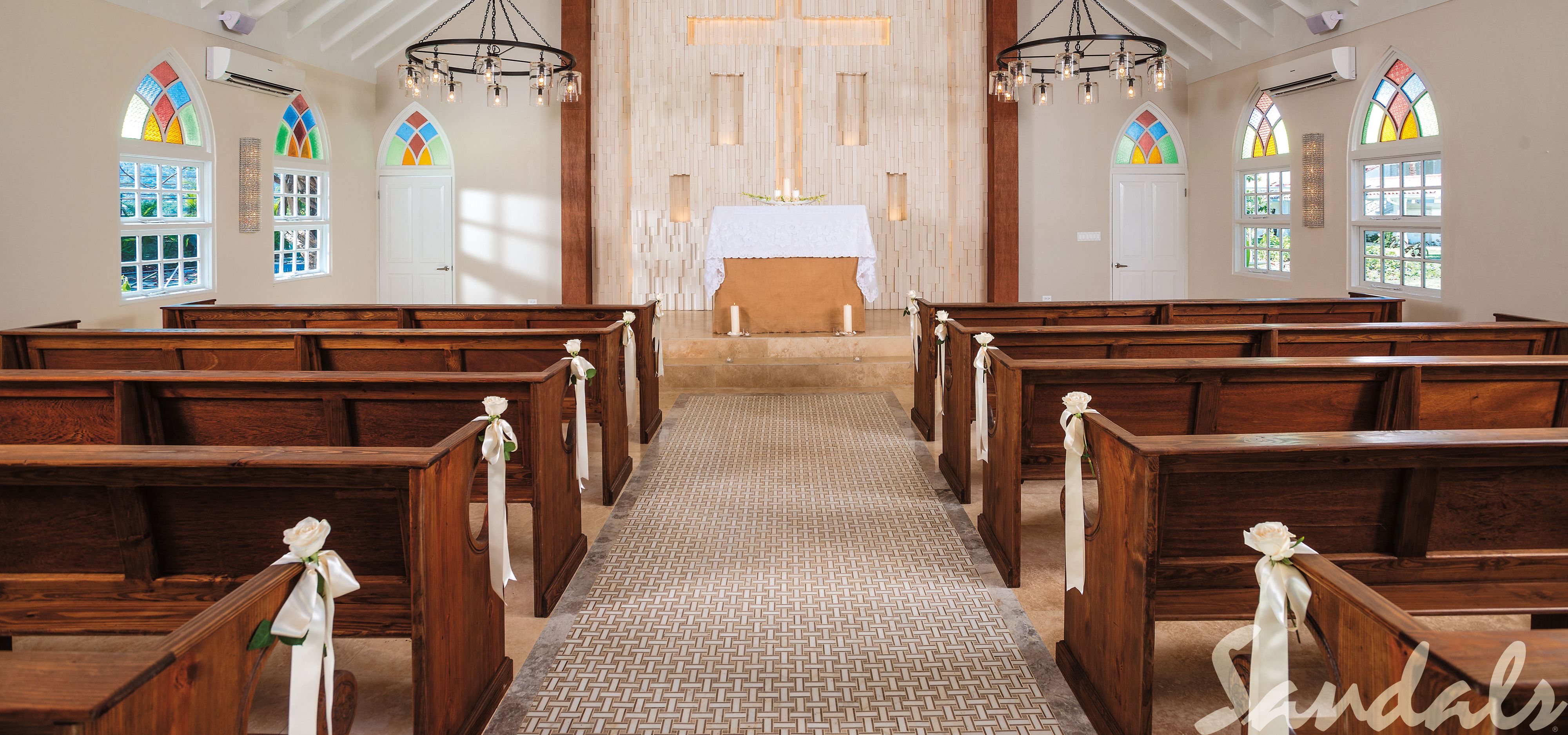 Hoopes_Travel_Sandals_Destination_Wedding_Chapel.jpg