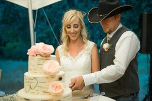 Hoopes Events | Kristin and Haven | Blacksmith Fork Canyon | Hyrum Utah | Couple Cutting the Wedding Cake Kristin_Haven_Blacksmith_Fork_Canyon_Hyrum_Utah_Cutting_Cake.jpg