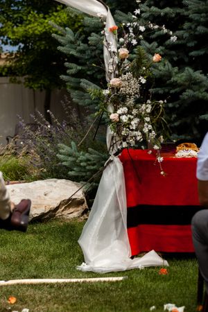 Hoopes Events | Natalie and Brad | South Jordan Utah | Flower-Adorned Archway Natalie_Brad_South_Jordan_Utah_Flower_Adorned_Archway.jpg