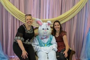 Hoopes Events | Zermatt Spring Extravaganza | 2018 | Zermatt Utah Resort | Midway Utah | Easter Bunny With Grown-Up Fans Zermatt_Spring_Extravaganza_2018_Zermatt_Utah_Resort_Midway_Utah_Easter_Bunny_Grown_Up_Fans.jpg