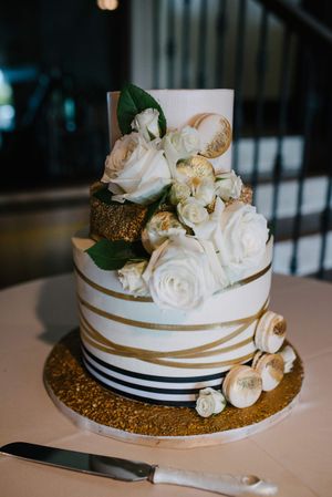 Hoopes Events | Tasha and Chip | Salt Lake City Utah | Flower-Accented Wedding Cake Tasha_Chip_Salt_Lake_City_Utah_Flower_Accented_Wedding_Cake.jpg