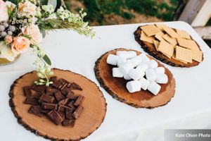 Hoopes Events | Charming Barn Wedding | Quiet Meadow Farms | Mapleton Utah | S'More Fixings Charming_Barn_Wedding_Quiet_Meadow_Farms_Mapleton_Utah_S'More_Fixings.jpg