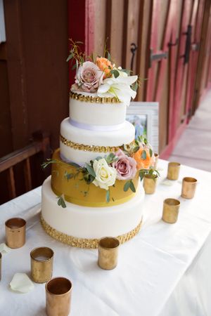 Hoopes Events | Tori and Sterling | Quiet Meadow Farms | Mapleton Utah | White and Gold Wedding Cake with Pastel Roses Tori_Sterling_Quiet_Meadow_Farms_Mapleton_Utah_White_Gold_Wedding_Cake.jpg