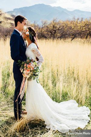 Hoopes Events | Charming Barn Wedding | Quiet Meadow Farms | Mapleton Utah | Bride and Groom in Autumn Field Charming_Barn_Wedding_Quiet_Meadow_Farms_Mapleton_Utah_Bride_Groom_Field.jpg