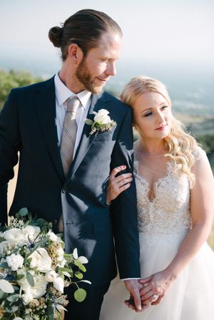 Hoopes Events | Tasha and Chip | Salt Lake City Utah | Bride Leaning on Groom's Shoulder Tasha_Chip_Salt_Lake_City_Utah_Bride_Leaning_on_Grooms_Shoulderf.jpg