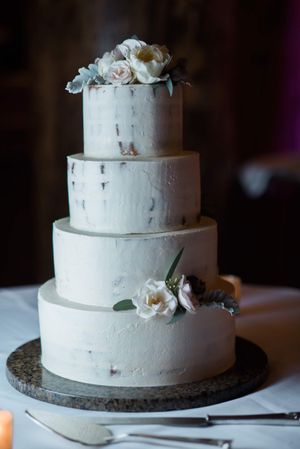 Hoopes Events | Julia and Mark | Silver Lake Lodge | Deer Valley | Park City Utah | Wedding Cake Julia_Mark_Silver_Lake_Lodge_Deer_Valley_Resort_Park_City_Utah_Wedding_Cake.jpg
