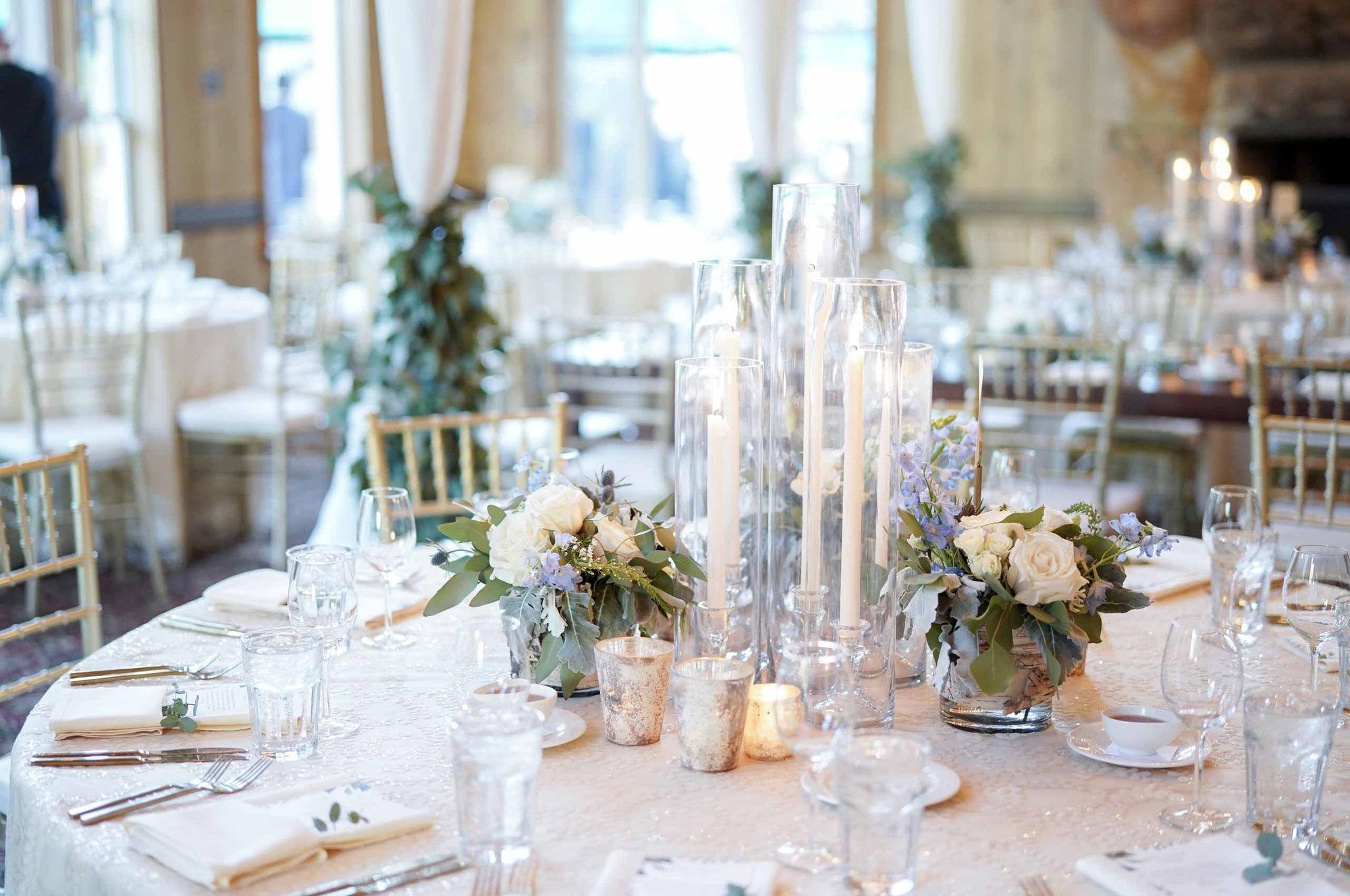 Elegant Round Table Settings Details