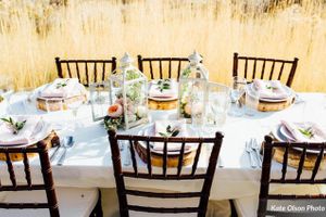 Hoopes Events | Charming Barn Wedding | Quiet Meadow Farms | Mapleton Utah | Stylish Table with Wood Chargers Charming_Barn_Wedding_Quiet_Meadow_Farms_Mapleton_Utah_Stylish_Table_Wood_Chargers.jpg
