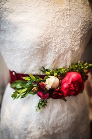 Live Floral Sash Detail Decor