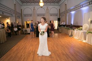 Hoopes Events | Chloe and Austin | Ben Lomond Suites | Ogden Utah | The Great Gatsby Wedding | Bouquet Toss Chloe_Austin_Ben_Lomond_Suites_Ogden_Utah_Great_Gatsby_Bouquet_Toss.jpg