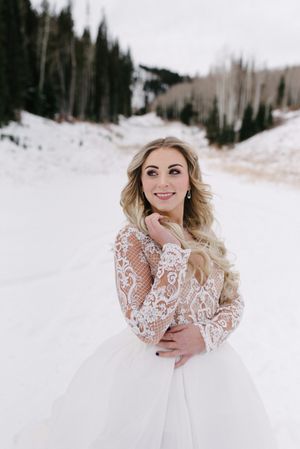 Hoopes Events | Rocky Mountain Bride | Winter Elopement | Deer Valley | Empire Lodge | Park City Utah | Smiling Bride Rocky_Mountain_Bride_Winter_Elopement_Deer_Valley_Empire_Lodge_Deer_Valley_Resort_Park_City_Utah_Smiling_Bride.jpg